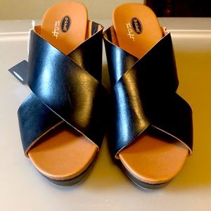 New Dr. Scholl’s wedge sandals, size 9